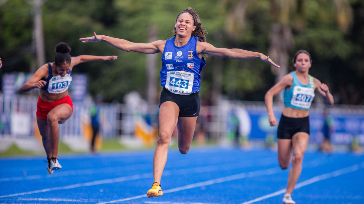 A los 17 años, Hakelly Maximiano es convocada para el Iberoamericano, su primera competencia internacional adulta