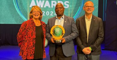 Jackie Brock-Doyle, Jackson Tuwei y Bob Ramsak reciben el premio Organización del Año de World Athletics