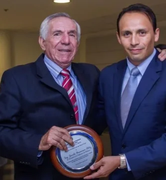 Ecuador despide a Jacobo Bucaram