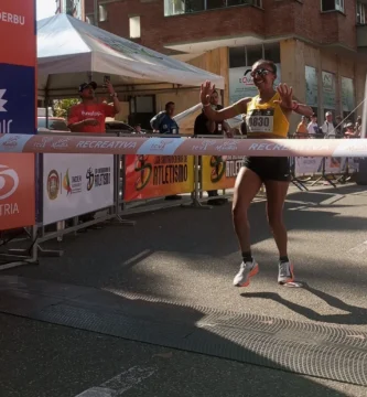 La ecuatoriana Mary Granja triunfa en el medio maratón de Bucaramanga