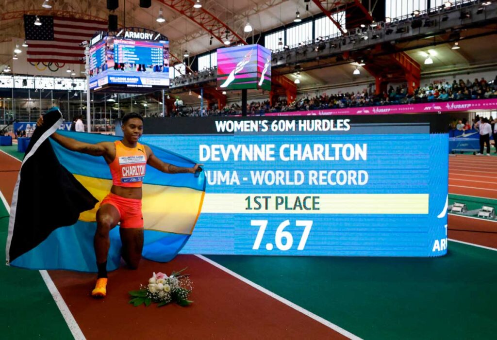 Devynne-Charlton-con-sus-cifras-de-récord-mundial-en-Nueva-York-(©-Getty-Images)