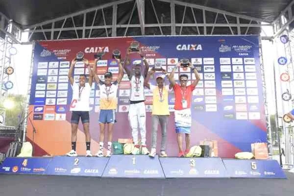 Kosgei y Amanda de Oliveira dominan el 21K de Sao Paulo