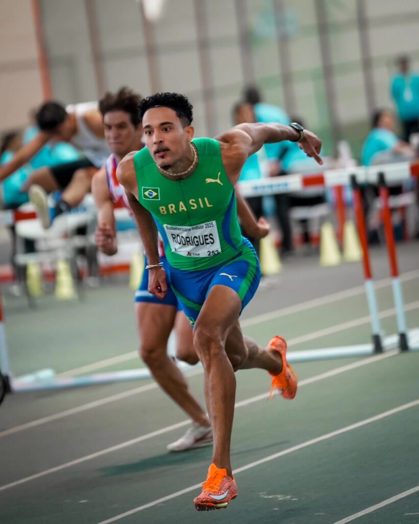 Brasil arrasa en las vallas en el Sudamericano Indoor