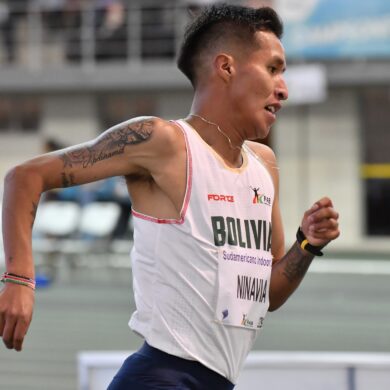 David Ninavia logra récord y plata en 1500m indoor