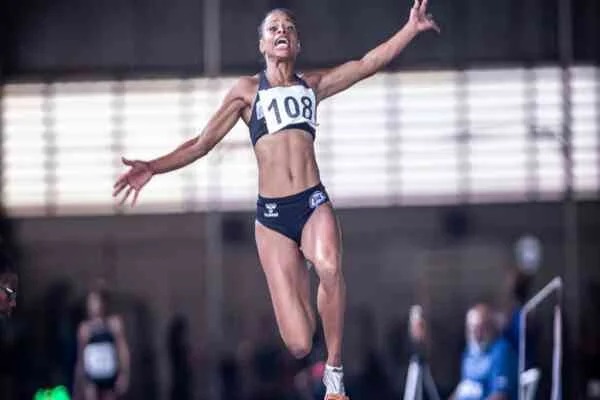 Eliane Martins lidera el salto en largo en el Campeonato Brasileño Indoor