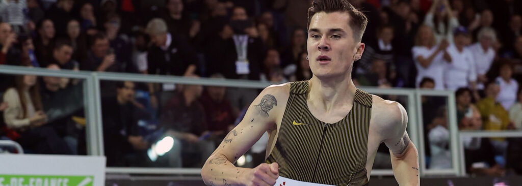 Ingebrigtsen rompe récord mundial en la milla indoor