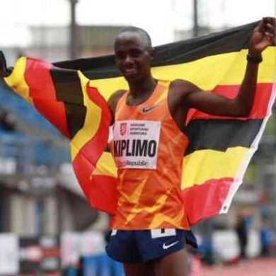 Jacob Kiplimo rompe récord mundial de medio maratón en 56:42