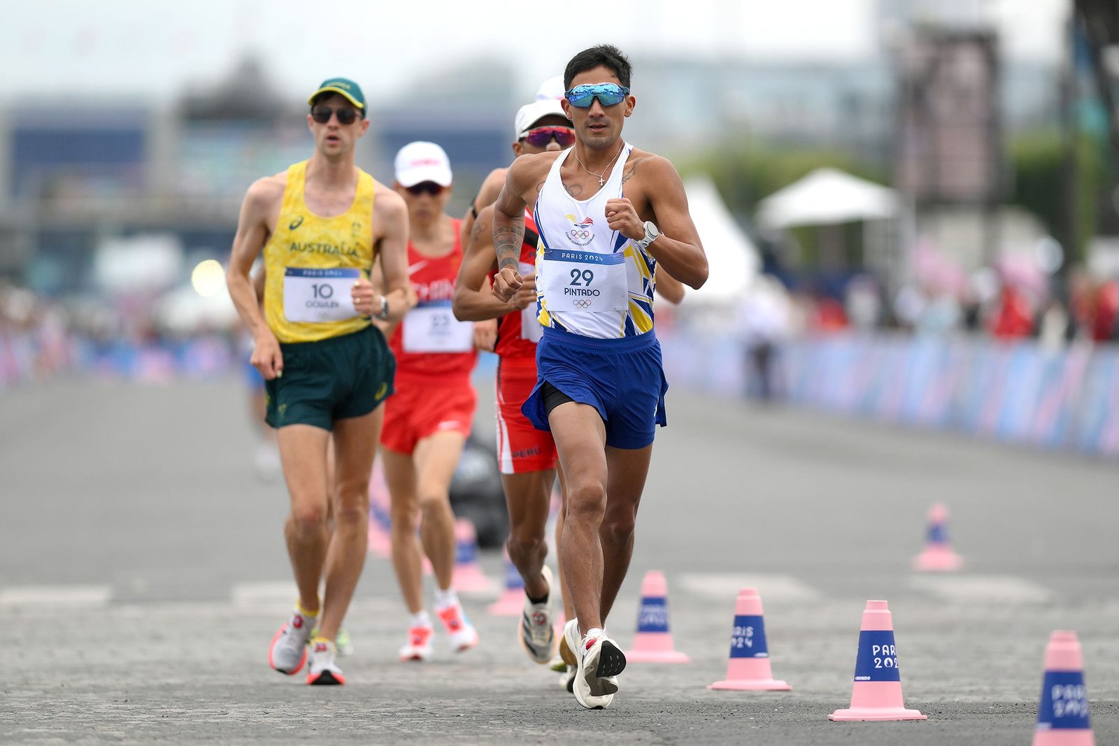 Brian Pintado en la carrera de maratón marcha relevo mixto en los Juegos Olímpicos de París 2024 (© Getty Images)
