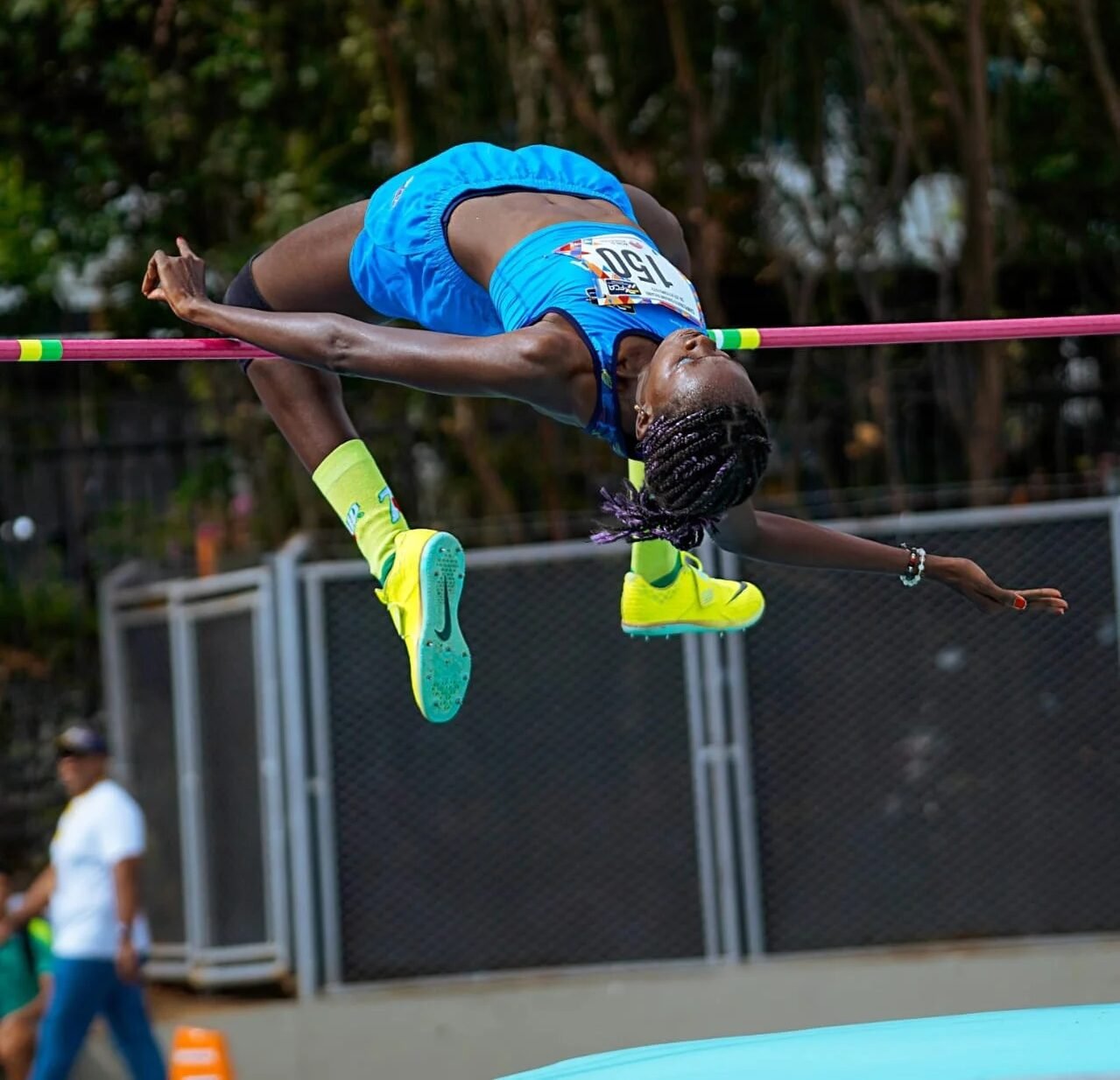 Arboleda salta 1.88 m y gana en EE.UU