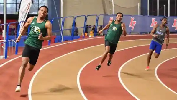 Daniel Williams bate el récord sudamericano de 200m indoor