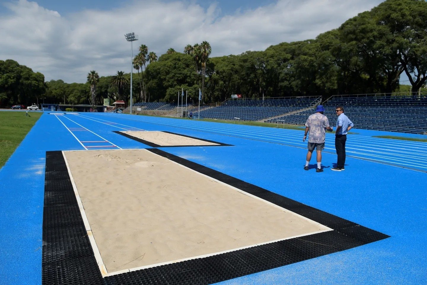 Uruguay renueva su pista de atletismo y apuesta al futuro