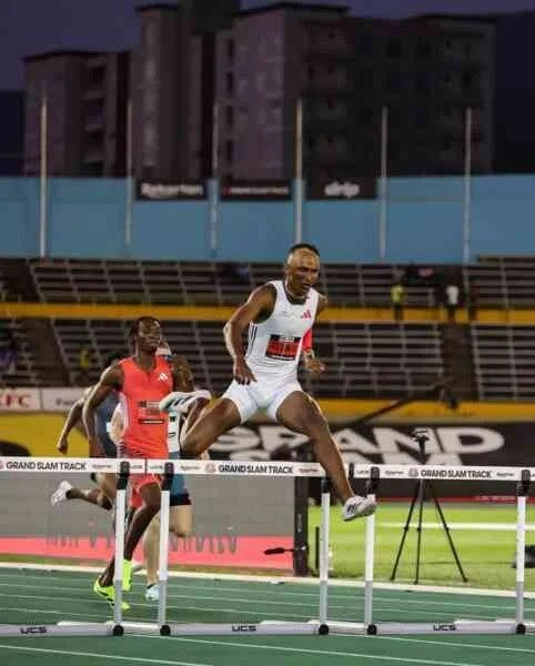 Alison Brendom Alves dos Santos arranca la temporada con 47.61 en Kingston 1 Alison Brendom Alves dos Santos