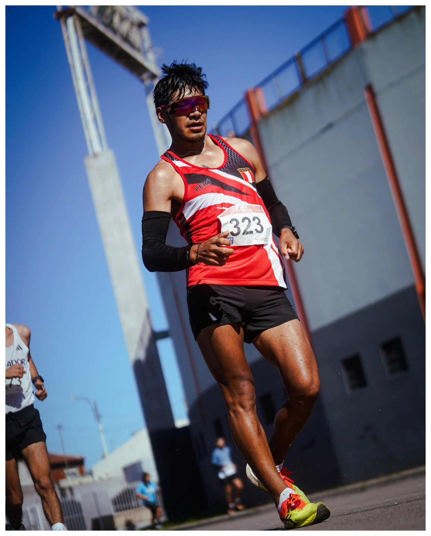 Luis Henry Campos se consagra en los 20 km de marcha