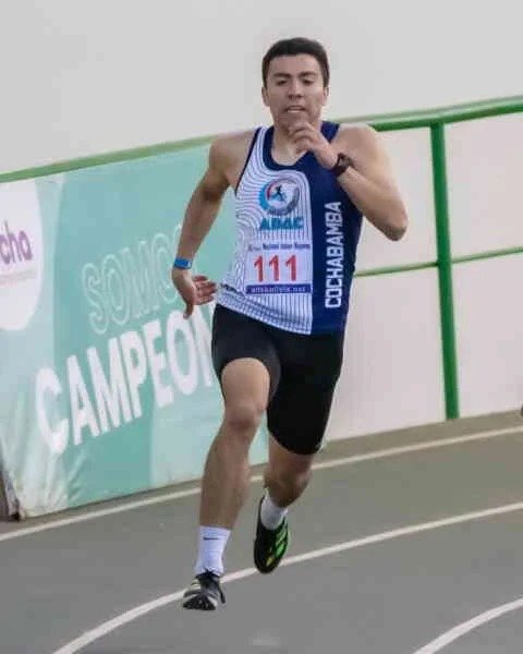 Los velocistas dieron lo mejor en Cochabamba: Resultados del torneo Jacqueline Solíz 1 Velocistas brillan en Cochabamba Julián Vargas y Leticia Arispe destacan
