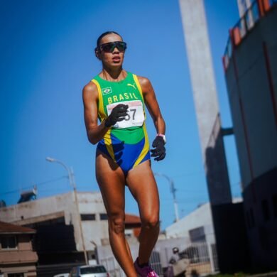 Viviane Santana Lyra conquista el oro en los 20 km de marcha en Mar del Plata