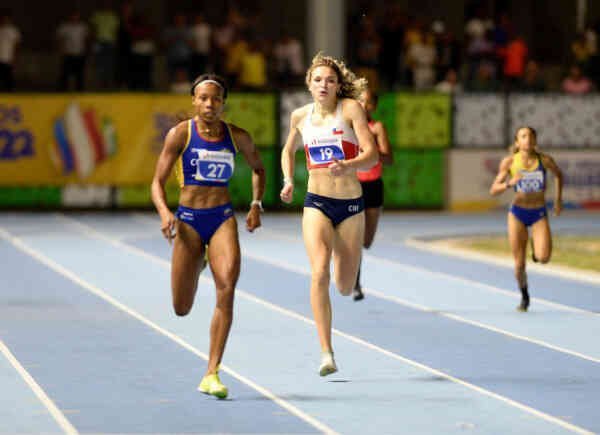 Evelis Aguilar hace historia con 49.80 en los 400 metros planos 3 Evelis y Martina, las grandes «cuatrocientistas» sudamericanas.