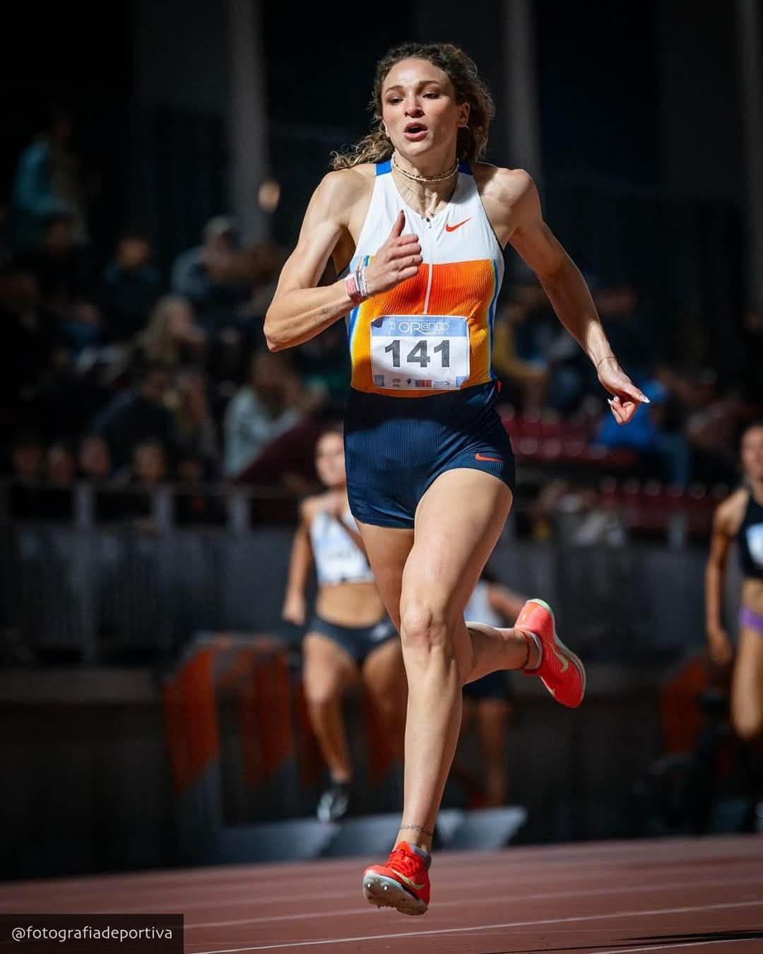 Martina Weil rompe récord chileno en 200 metros