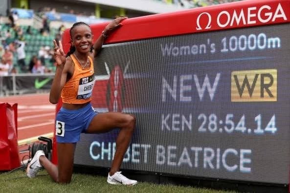 Récord mundial de Beatrice Chebet en 10,000 m conmociona al atletismo