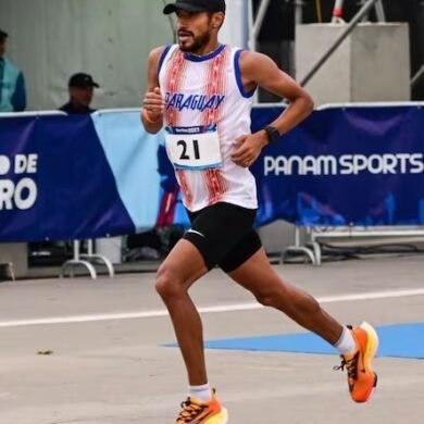 Derlys Ayala conquista con autoridad el Medio Maratón de Asunción