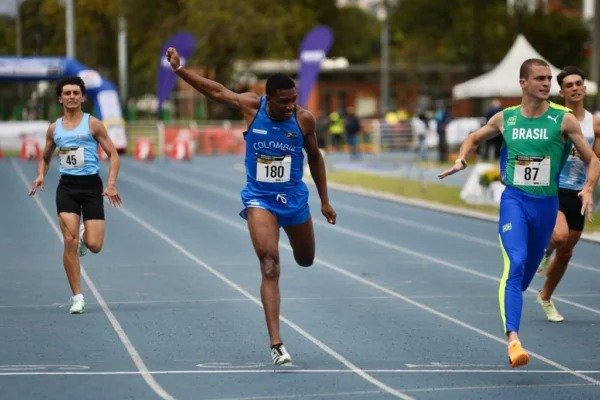 ¡Imparable!: Ronal Longa, el rayo colombiano de los 9.96 2 ¡Imparable!: Ronal Longa, el rayo colombiano de los 9.96