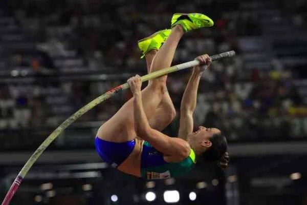Juliana de Menis Campos deslumbra con triunfo en Grecia