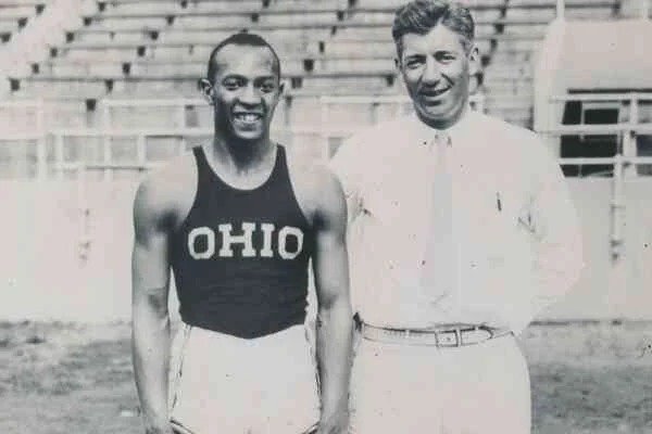 Jesse Owens y su hazaña eterna: seis récords en 45 minutos