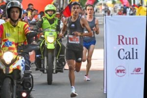 Iván González y Carolina Tabares se imponen en la Media Maratón de Cali