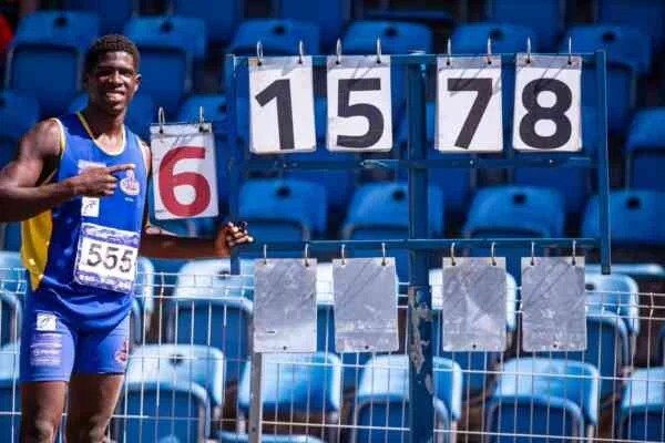 Alexander Cordeiro rompe récord y lidera el ranking mundial U18 en triple salto
