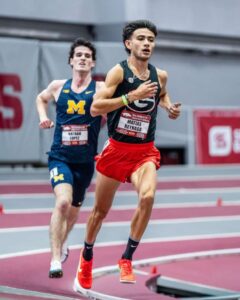 Matías Reynaga batió el récord argentino indoor de la milla en USC Invite