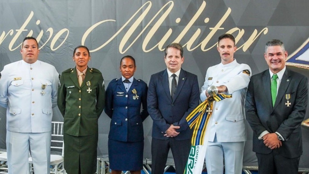 Fuerzas Armadas conceden Medalla Mérito Deportivo Militar al Atletismo Brasil