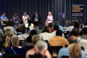 ‘Moving Mountains’ en Budapest: World Athletics acelera la paridad de género y pone el foco en liderazgo y participación