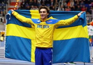Duplantis ganó en Torun con 6.25 m y retuvo su corona indoor