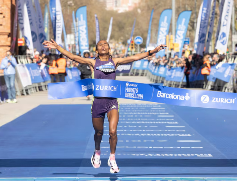 Fotyen Tesfay rompe el récord femenino del Maratón de Barcelona