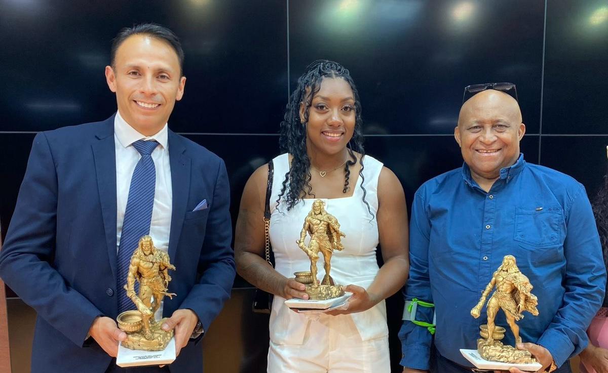 Juleisy Angulo y otros líderes del atletismo ecuatoriano ganan premios Heracles de Oro 2025