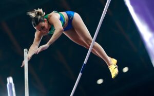 Juliana de Menis Campos fue 7ª con 4.70 en garrocha indoor