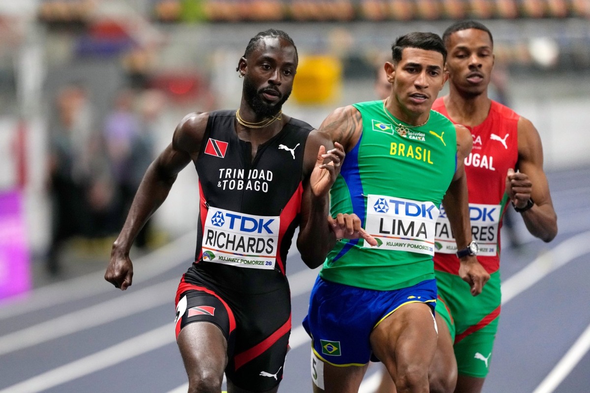 Matheus Lima da Silva y Elián Larregina, a semis de 400 indoor