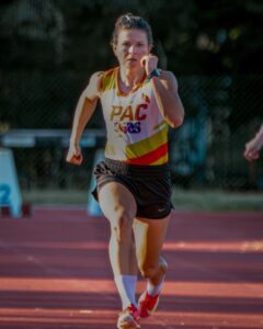 Xenia Hiebert destaca nuevamente en 200 metros en Asunción