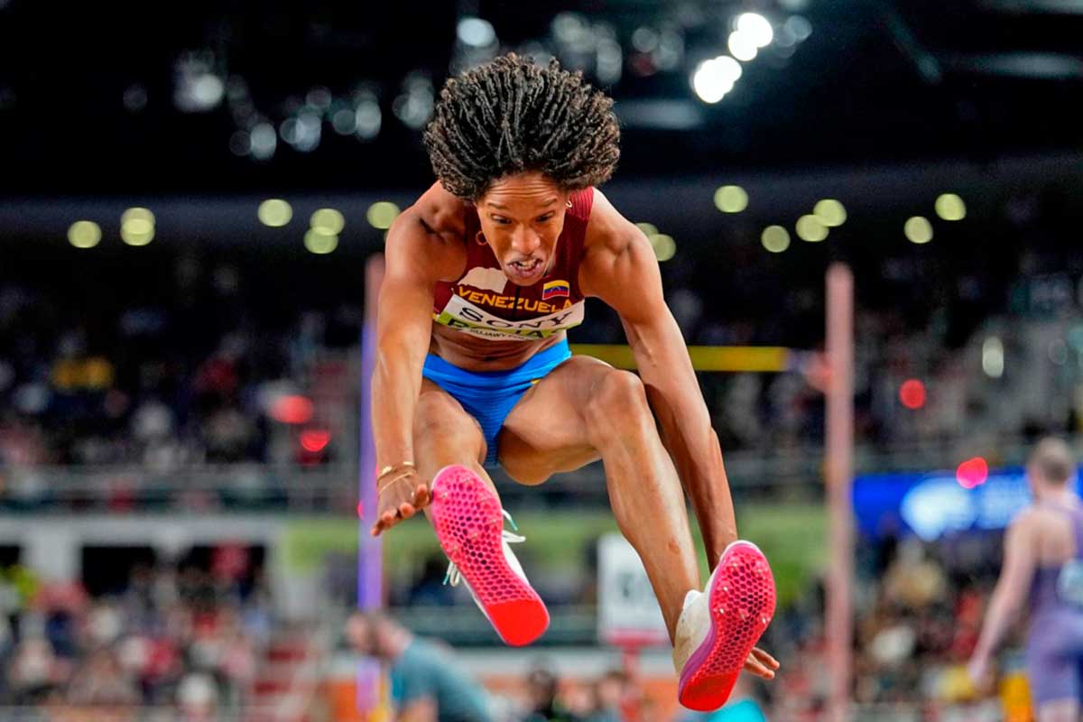 Yulimar Rojas logra su cuarta medalla indoor y suma plata en Polonia