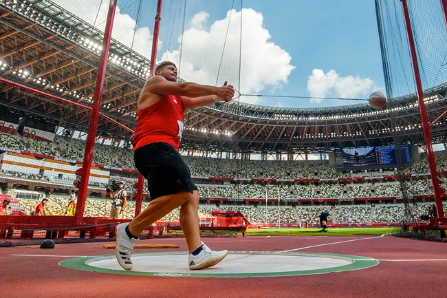 Gabriel Kehr domina el lanzamiento de martillo en La Araucanía con 76.52 metros