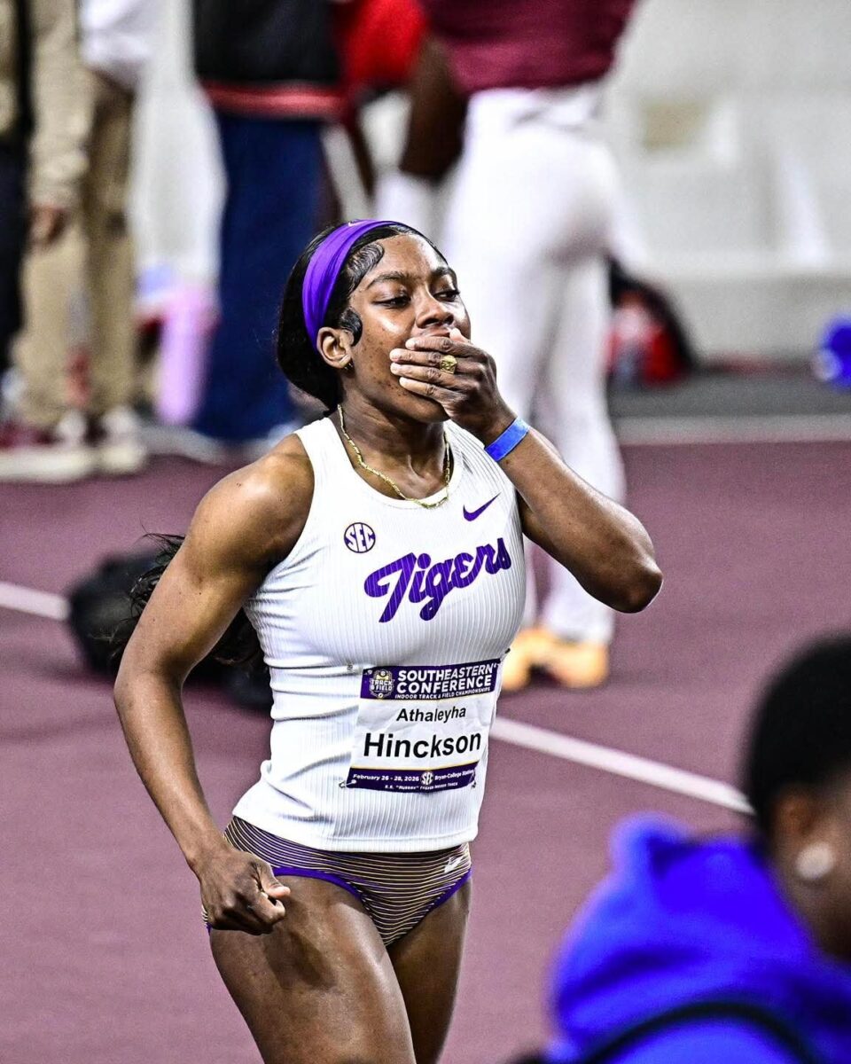 Athaleyah Hinckson impone récord juvenil guyanés en 200 metros