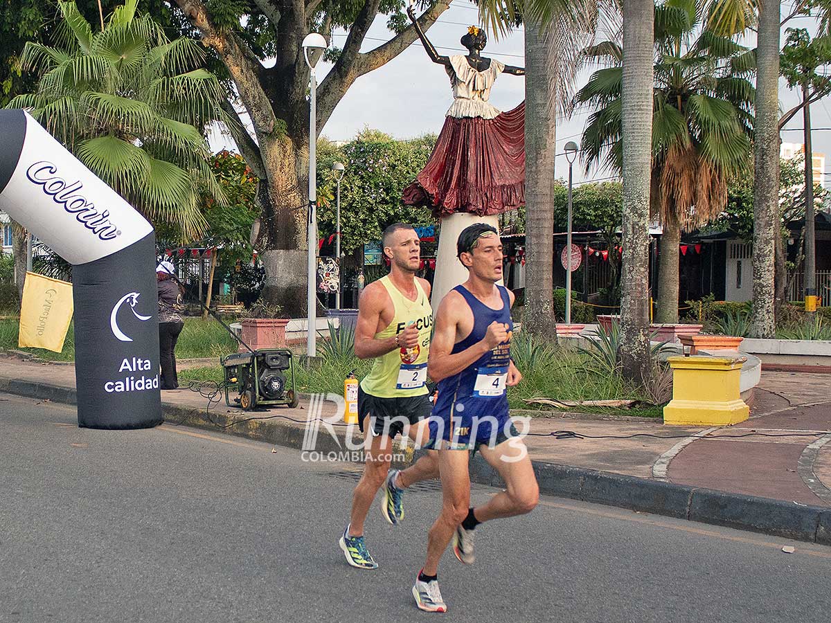 Muriel Coneo y Carlos Mario Patiño ganaron la Media Maratón del Sol en Barrancabermeja