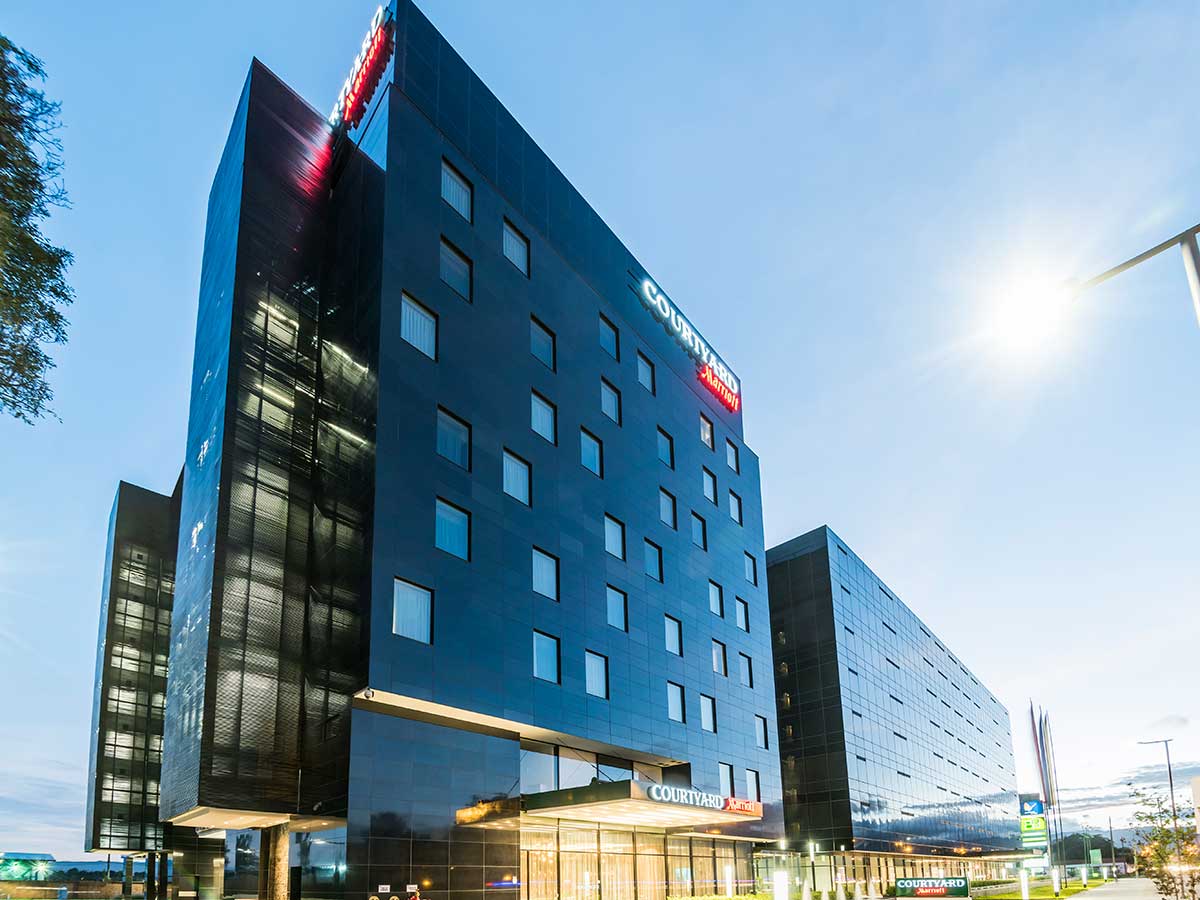 Courtyard by Marriott Bogotá Airport, hotel oficial de la mmB 2026 para corredores