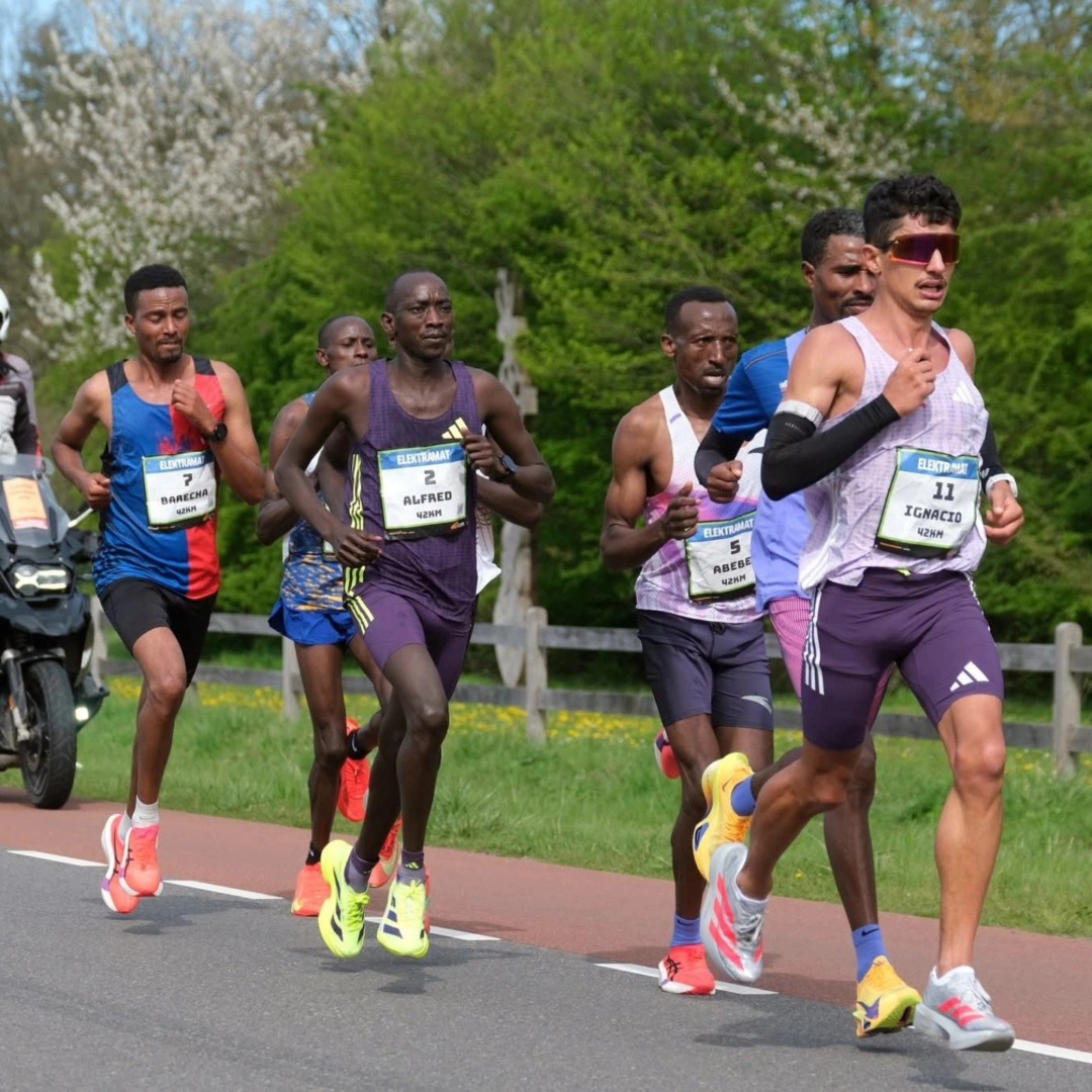 Ignacio Erario baja las 2h10 en el maratón de Enschede y marca récord argentino de 30 km