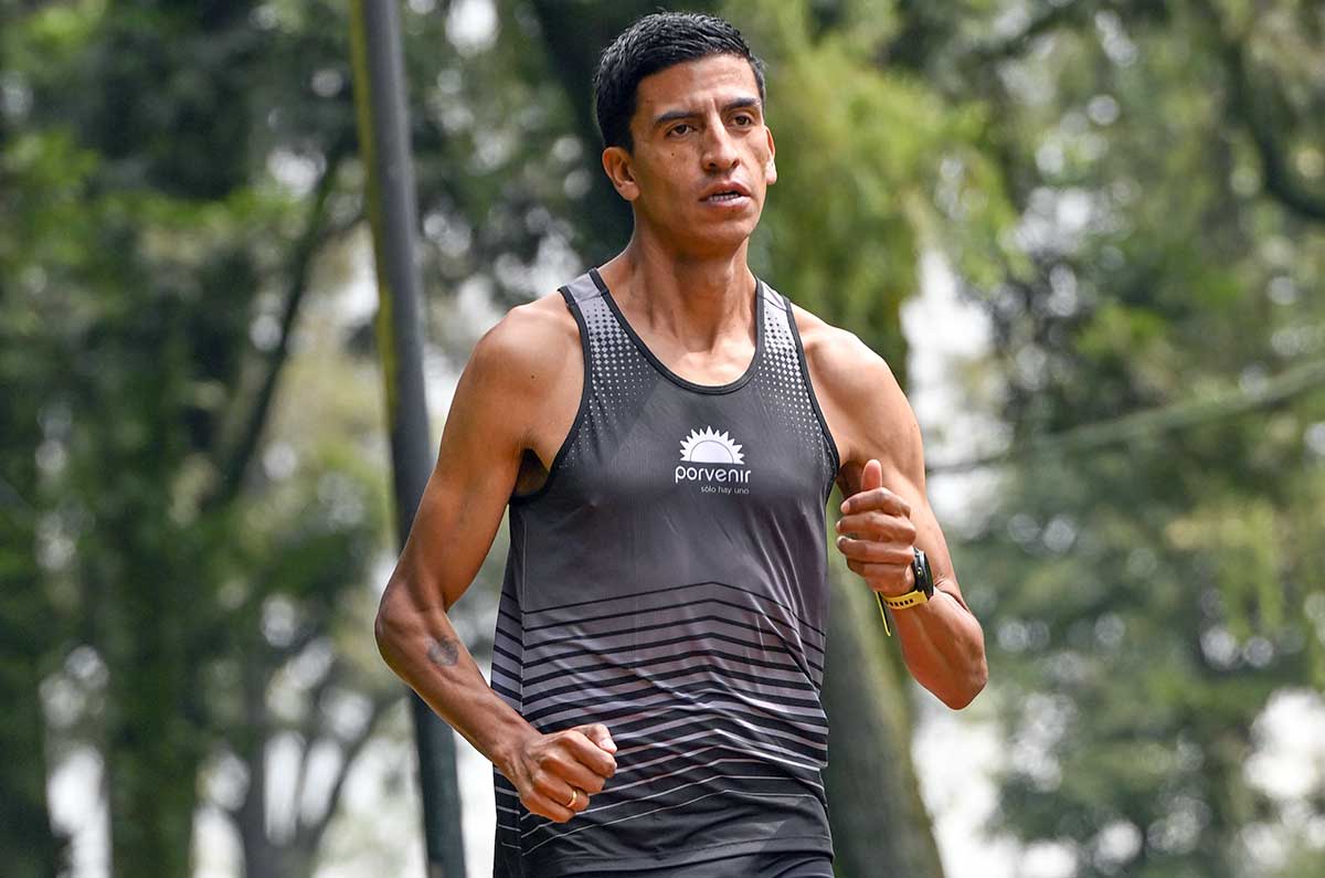 Iván González avanza en su recuperación con marcas destacadas en 10,000 metros