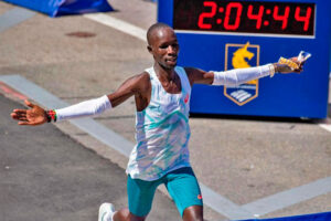 Maratón de Boston celebra 130 años con 30.000 corredores y élite mundial