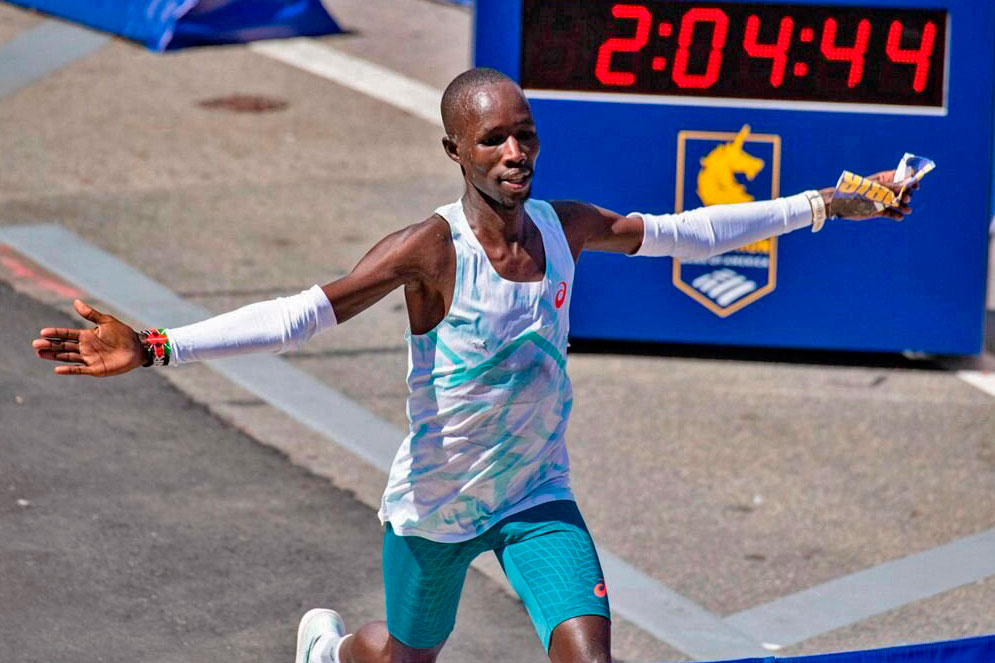 Maratón de Boston celebra 130 años con 30.000 corredores y élite mundial