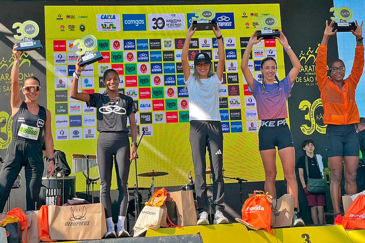 Laura Espinosa gana en Brasil y David Gómez mejora 2:15 en Rotterdam