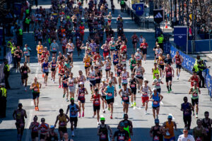 John Korir impone nuevo récord en la maratón 130 de Boston 2026